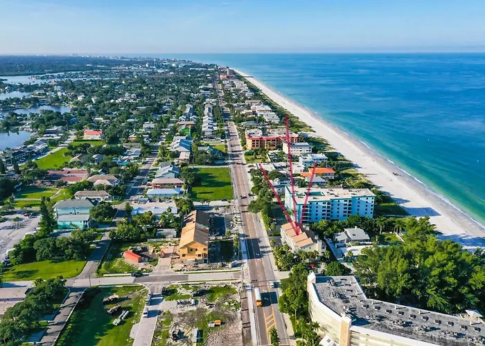 Apartment 100 Steps To Beautiful Indian Rocks Beach, Oceanside, 2 Bedroom Updated *