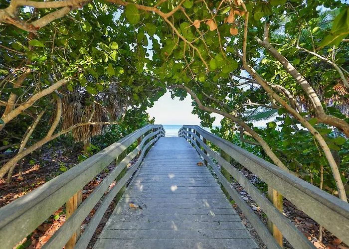 100 Steps To Beautiful Indian Rocks Beach, Oceanside, 2 Bedroom Updated * Clearwater Beach