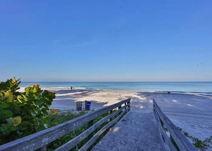 100 Steps To Beautiful Indian Rocks Beach, Oceanside, 2 Bedroom Updated Clearwater Beach