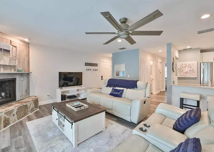 100 Steps To Beautiful Indian Rocks Beach, Oceanside, 2 Bedroom Updated *