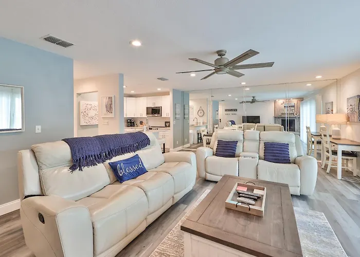 100 Steps To Beautiful Indian Rocks Beach, Oceanside, 2 Bedroom Updated Apartment Clearwater Beach