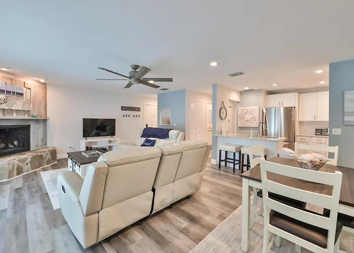 100 Steps To Beautiful Indian Rocks Beach, Oceanside, 2 Bedroom Updated